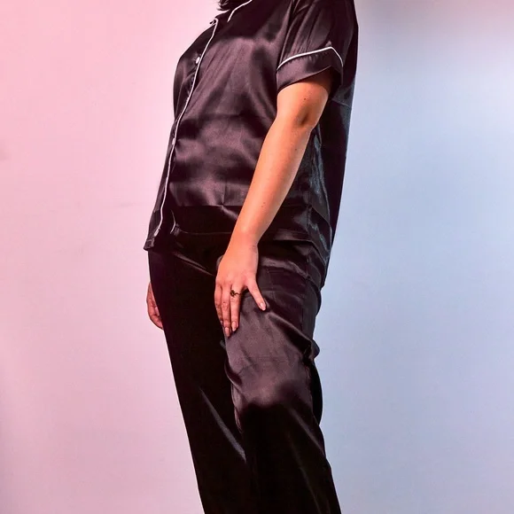 Silk pajamas - Picture 5 of 6